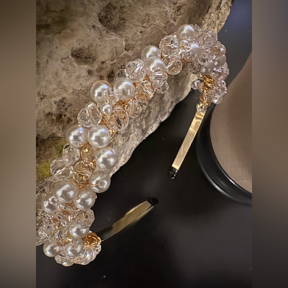 Elegant Bridal Pearl and Gold Women's Headband